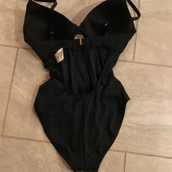 La Blanca island twist keyhole bathing suit - Picture 3 of 8